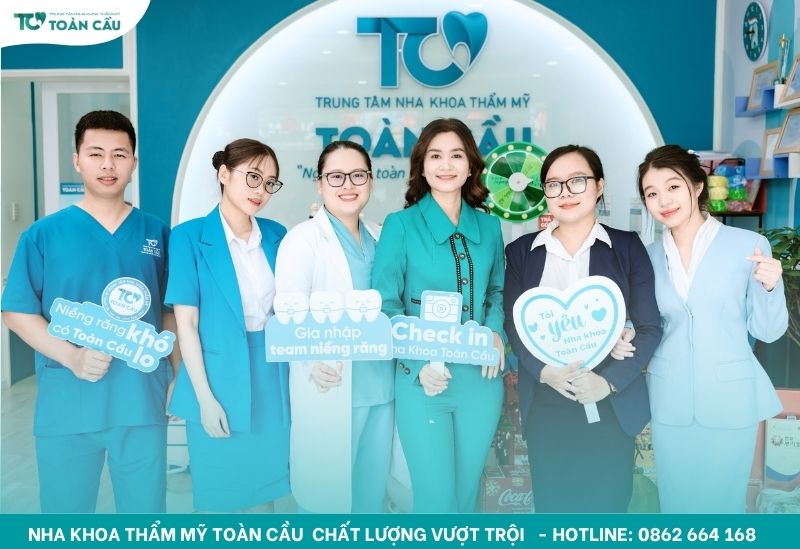 So sánh trồng răng implant và cầu răng sứ – Phương pháp nào tốt hơn? 8 Địa chỉ trồng răng implant và cầu răng sứ an toàn
