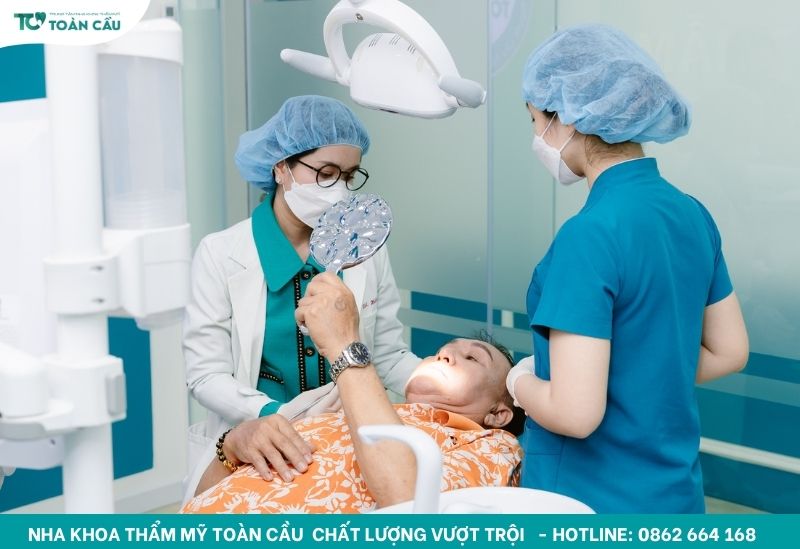 Vệ sinh răng implant đúng cách để tránh viêm nhiễm