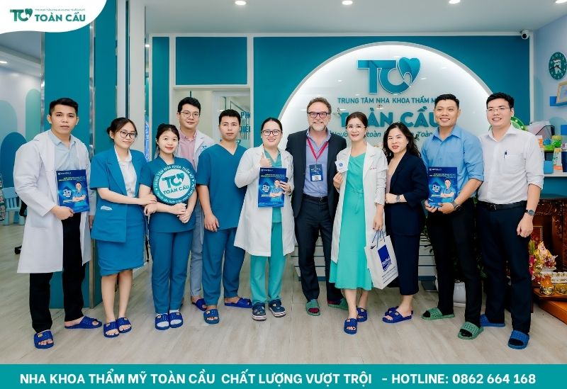 Đội ngũ bác sĩ có chuyên môn sâu về cấy ghép implant