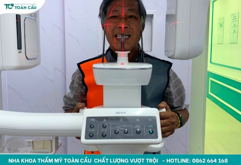 Chú Hào trải nghiệm máy chụp CT Conebeam 3D