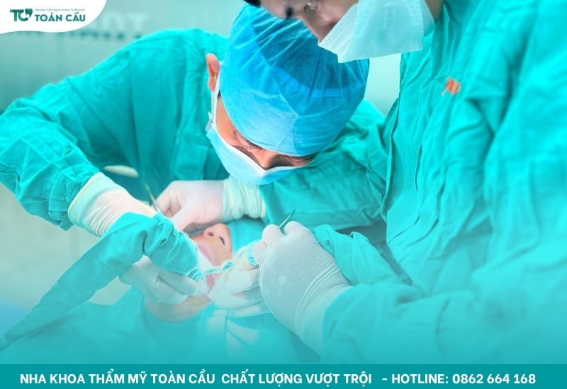 Lựa chọn trồng răng implant tại nha khoa uy tín ngay từ đầu