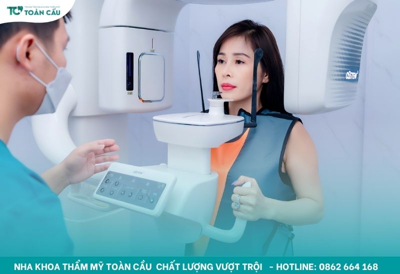 Kiểm tra tình hình răng miệng trước khi bọc sứ