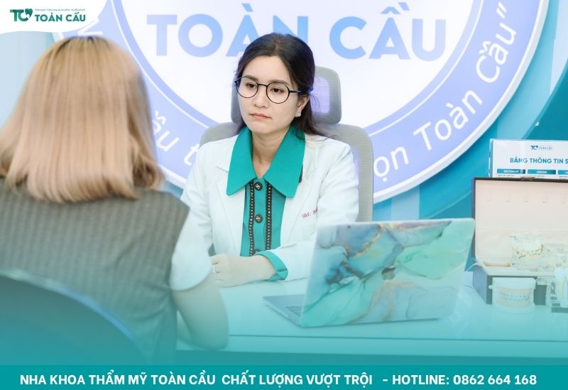 Top 5 nha khoa trồng răng implant toàn hàm trả góp Gò Vấp 7 Khách hàng đăng ký trả góp tại quầy tư vấn