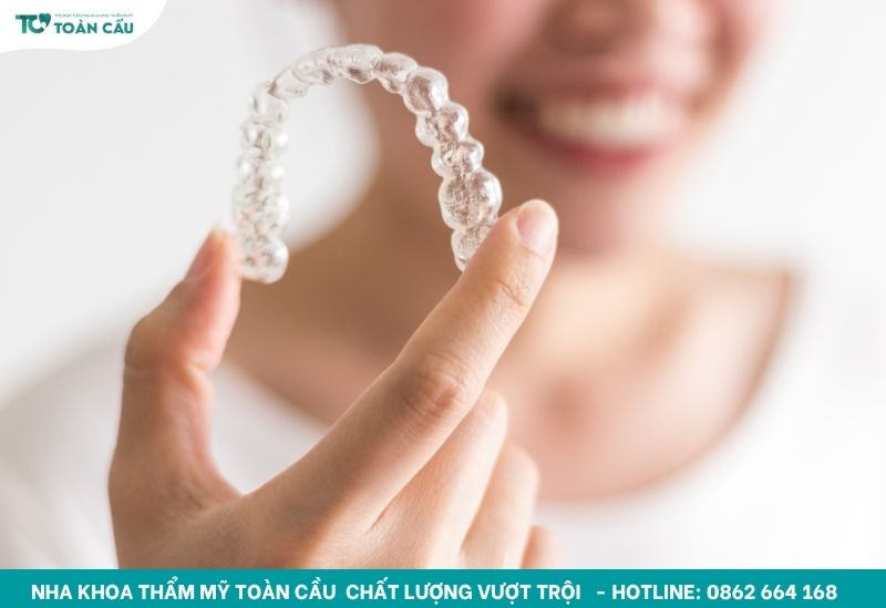 Niềng răng trong suốt có đau không? Giai đoạn nào đau nhất? 5 Niềng răng trong suốt