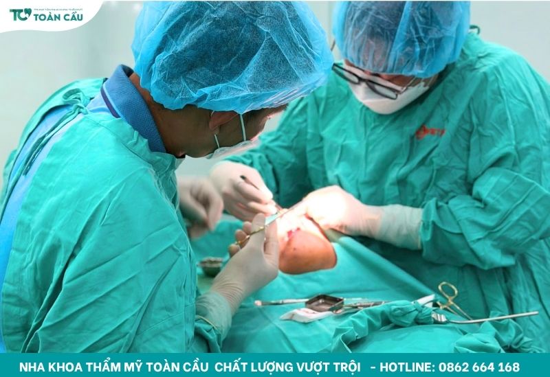 Trồng răng implant tại TPHCM