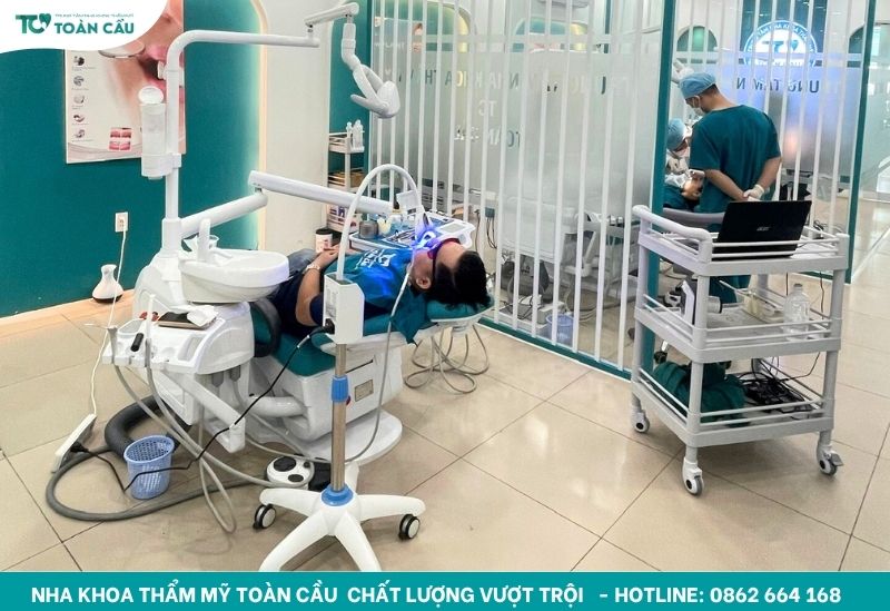 Giải đáp tẩy trắng răng giá bao nhiêu trong năm 2025 6 Tẩy trắng bằng laser thường có chi phí cao hơn