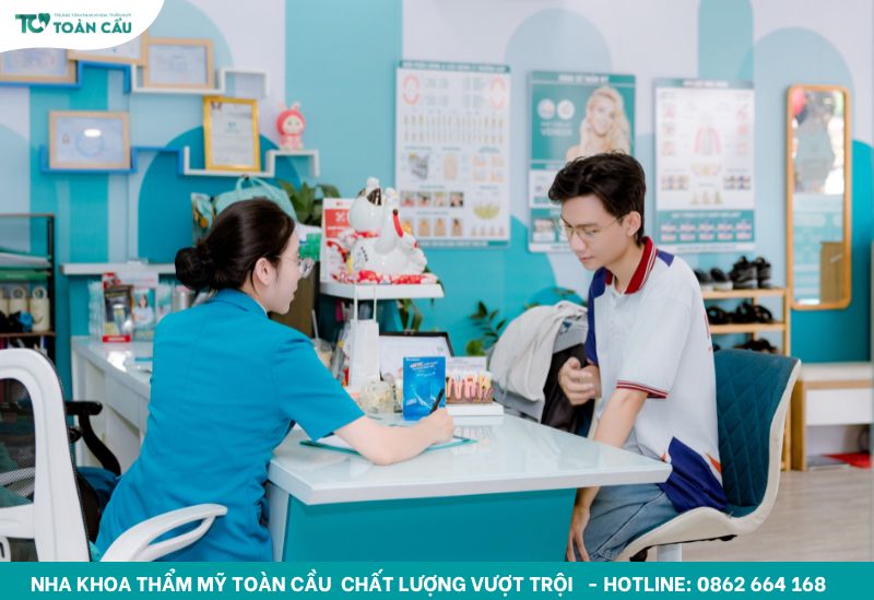 Quầy tư vấn Nha khoa Thẩm mỹ Toàn Cầu
