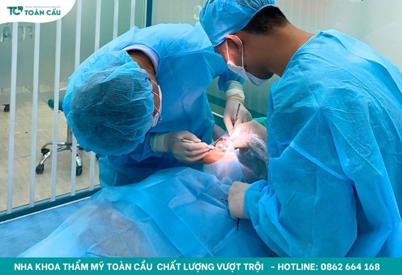 Ưu đãi giá trồng răng implant trọn gói số lượng có hạn 2 Trồng răng implant trọn gói