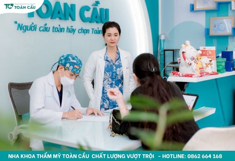 Địa chỉ nha khoa làm răng sứ đẹp tự nhiên tại TPHCM 7 Đội ngũ bác sĩ có trình độ chuyên môn cao