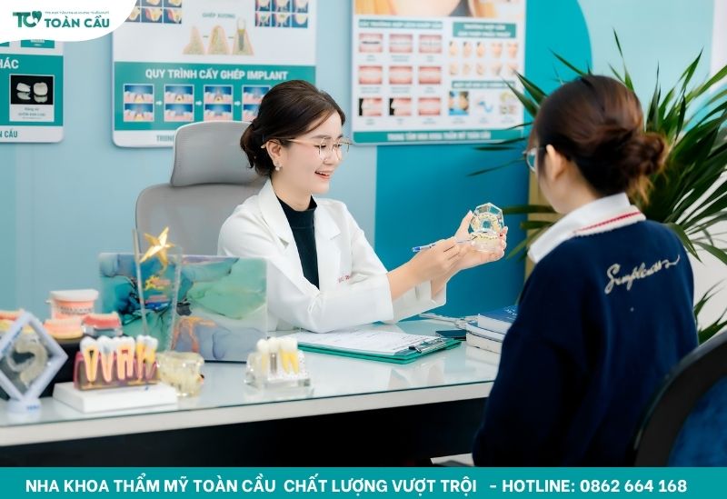 Tư vấn niềng răng trả góp cho khách hàng