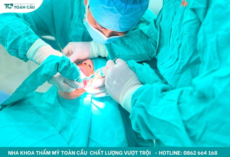 5 bước chăm sóc răng sau khi trồng implant tại nhà 2 Trồng răng implant trong không gian vô trùng