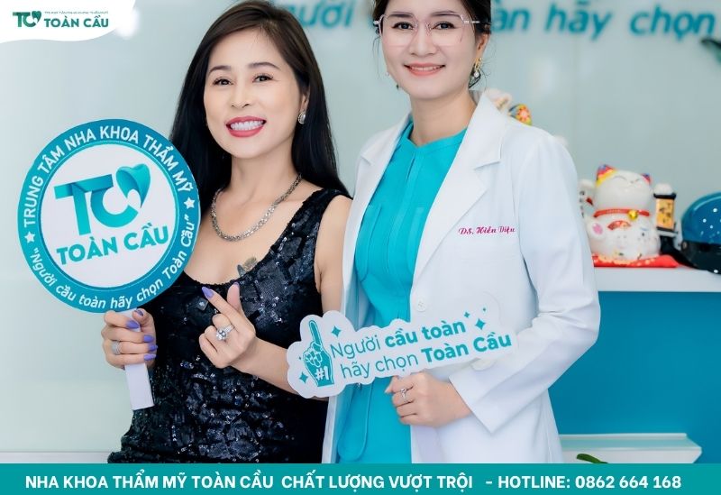 Bảng giá làm răng sứ nguyên hàm TPHCM cập nhật mới nhất 4 Chị Hằng bọc 20 răng sứ Lava Plus tại Toàn Cầu