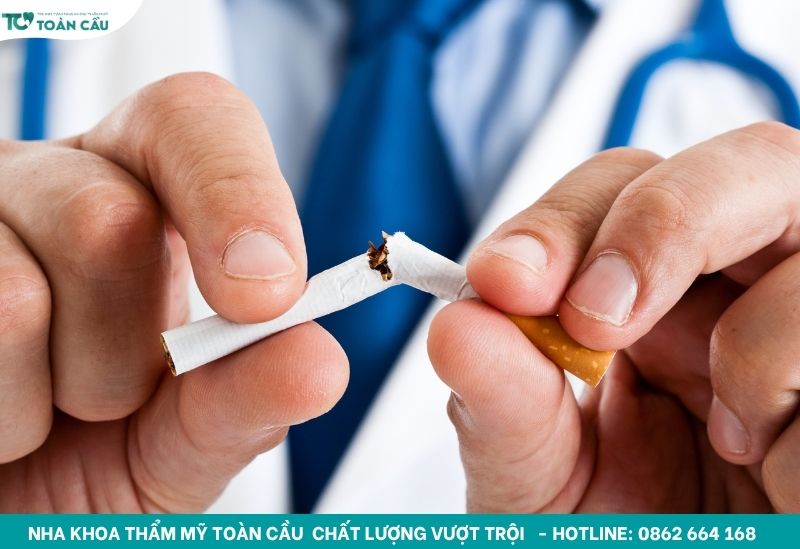 Bị nha chu là gì? Khám ở đâu uy tín để điều trị dứt điểm? 4 Hút thuốc lá là tác nhân gây ra nha chu