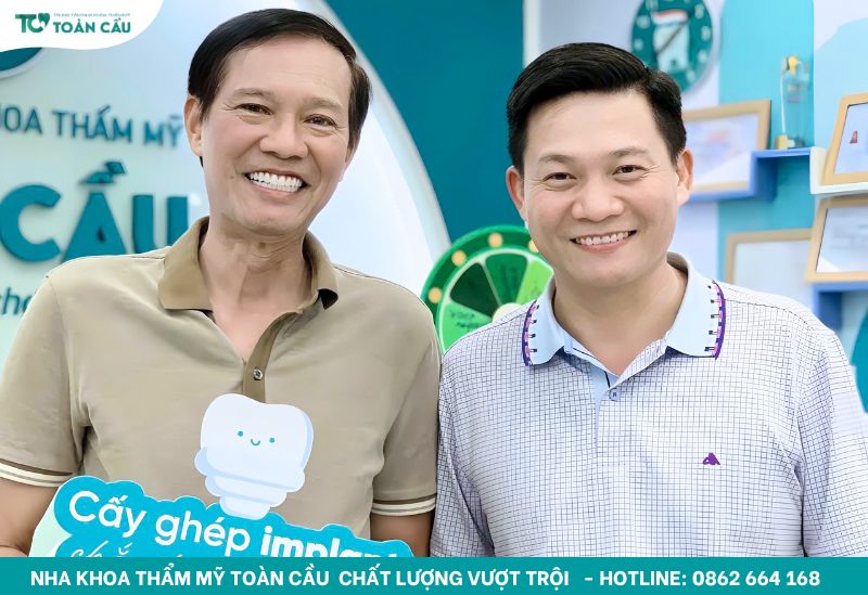 Khách hàng cấy implant