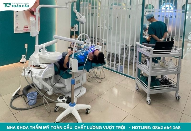 Tẩy răng ố vàng giá bao nhiêu? Có đắt không? 4 Tẩy trắng răng Laser Whitening