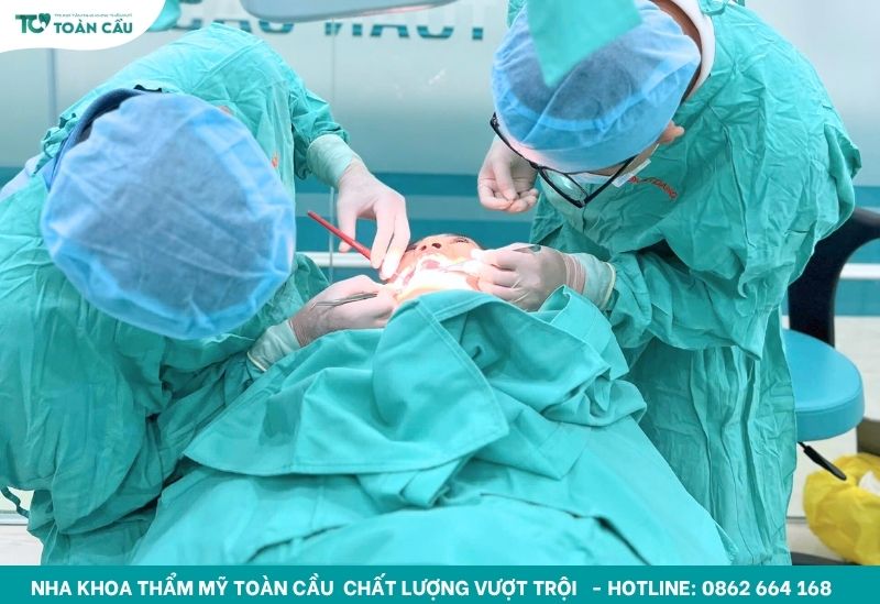 Cắm minivis hoàn toàn không đau