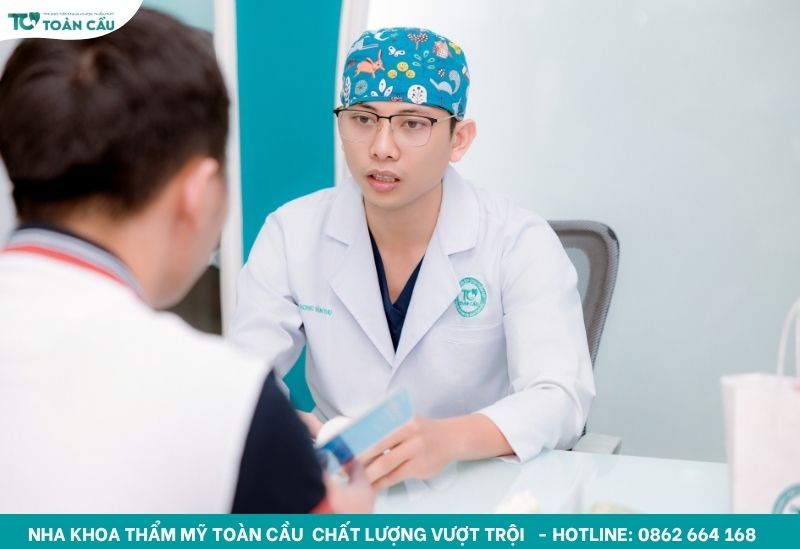 Làm cầu sứ vẫn có thể bị tiêu xương hàm