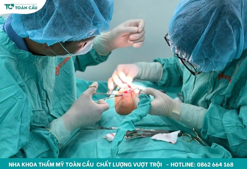 Cấy implant khi răng tổn thương nặng