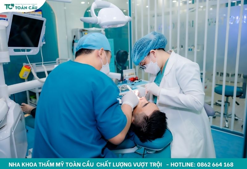 Thể tích cấu trúc xương ổ răng giảm đi