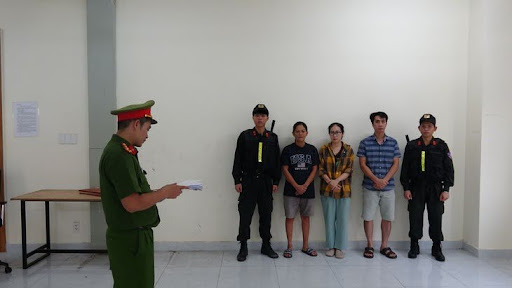 cong an tp hcm triet pha duong day san xuat mua ban thach tin dung trong nha khoa 1